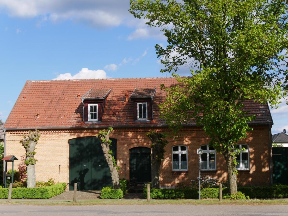Lindenhof, Wohnung 1, Giebel Vipperow Exterior photo